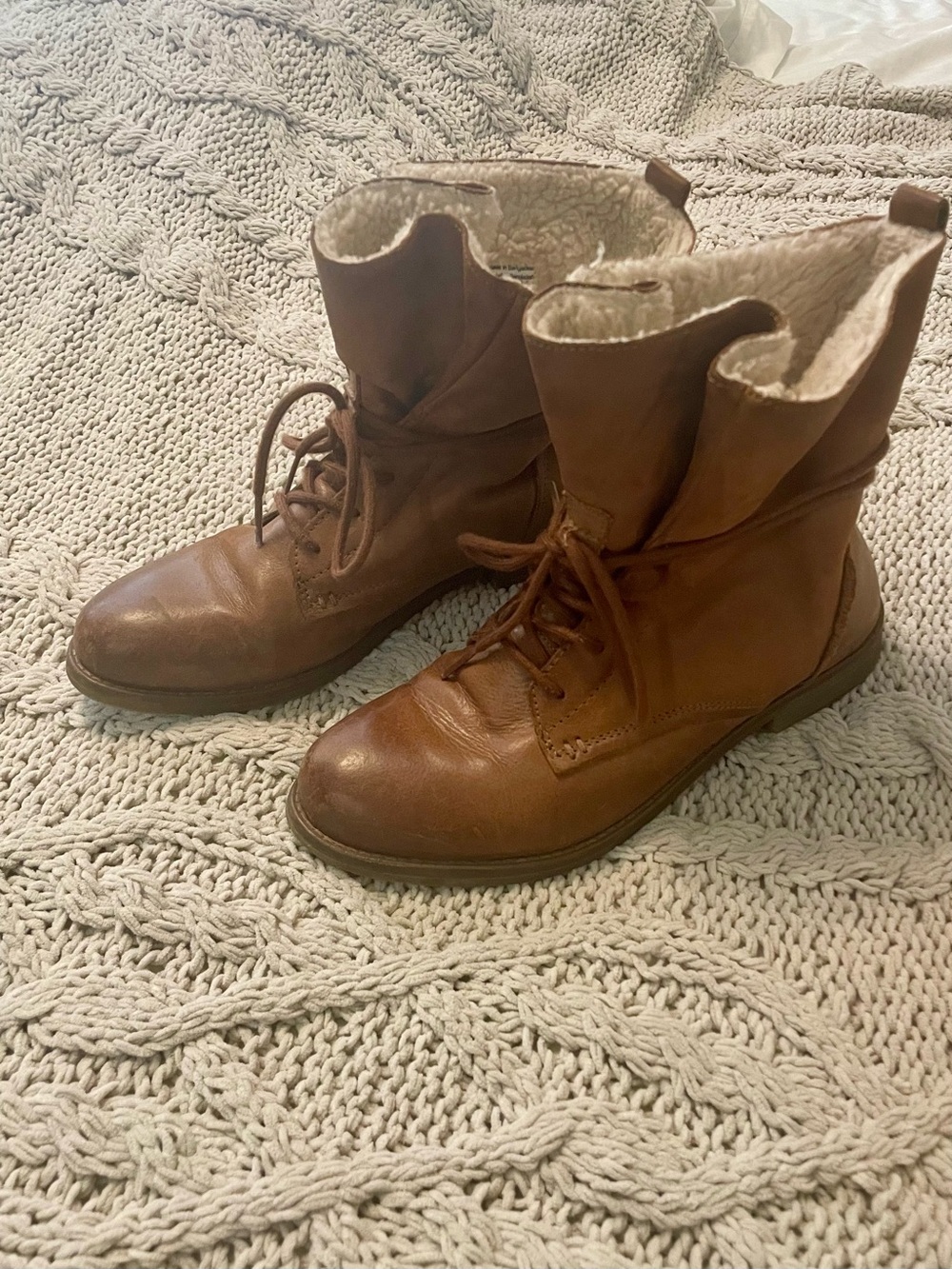 Aldo leather Lace-Up Faux-Shearling Lined Women's Boots